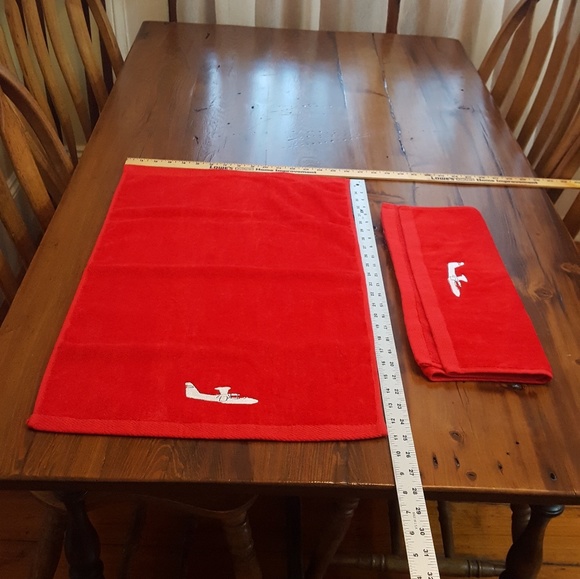 Aircraft blanket and towels NWOT - Picture 6 of 6
